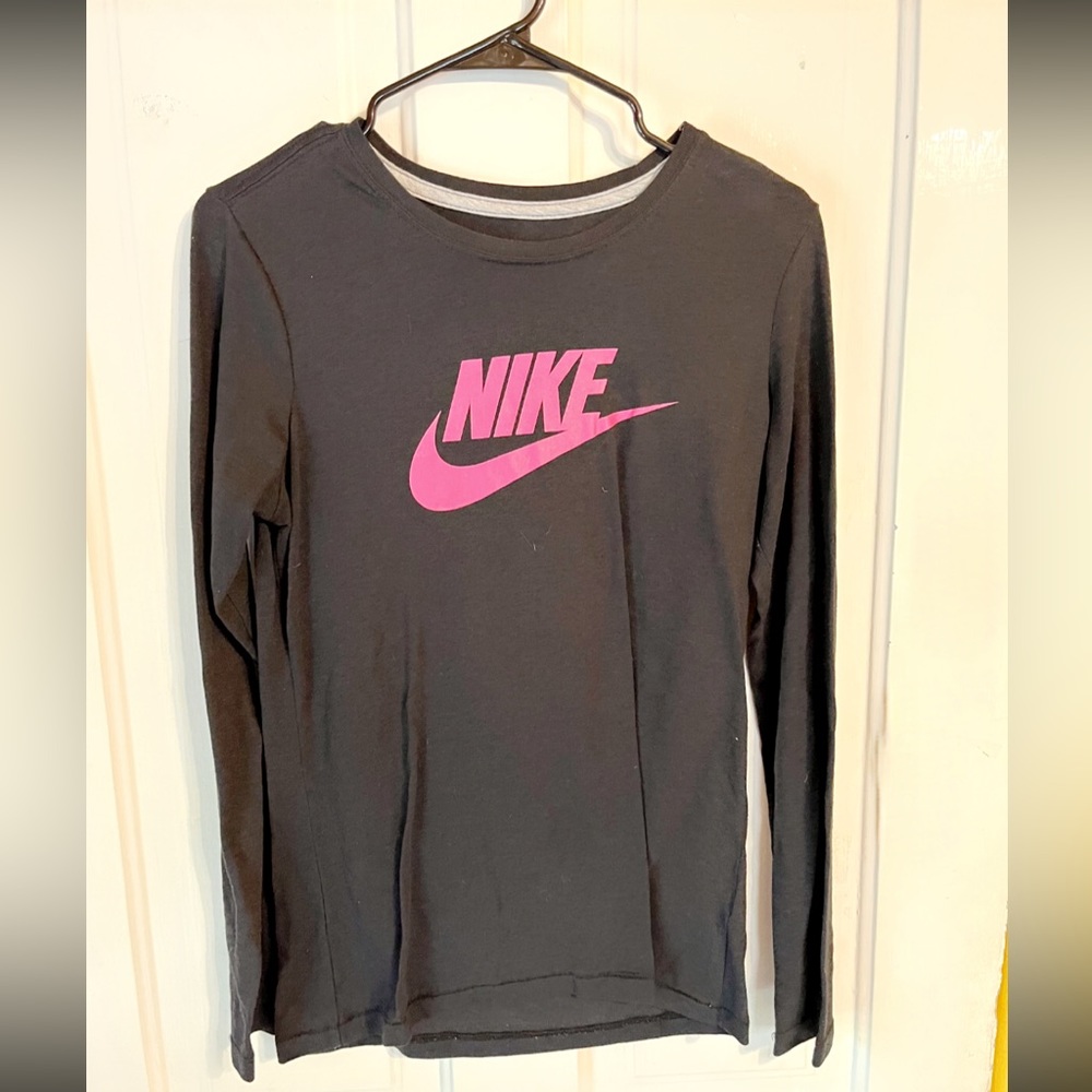 Nike long sleeve T-shirt